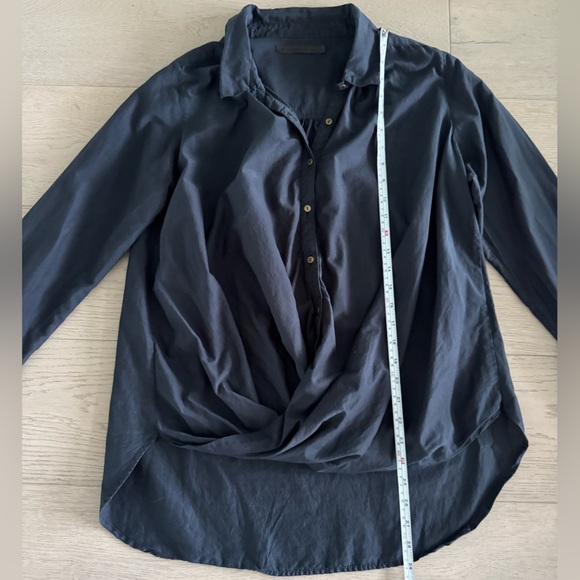 Nickolas K Front Crossover Blouse in Black size Medium - Picture 6 of 7